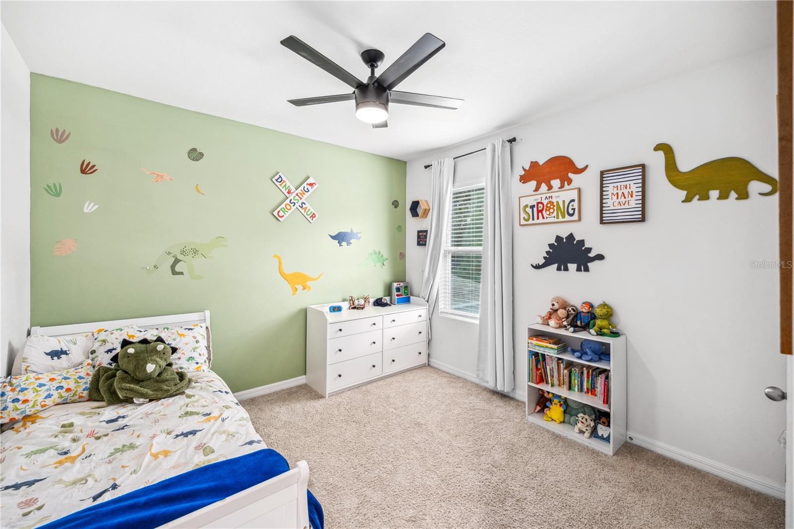 Image 24 of 31 For 266 Caryota Court