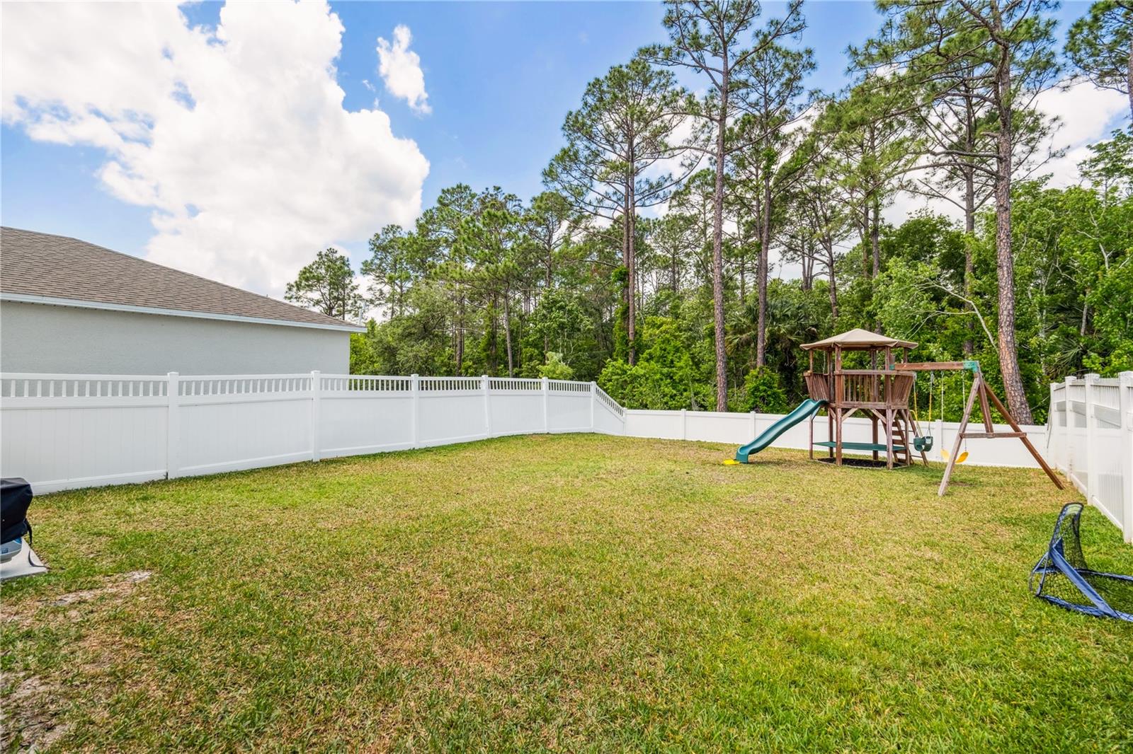 Image 25 of 31 For 266 Caryota Court