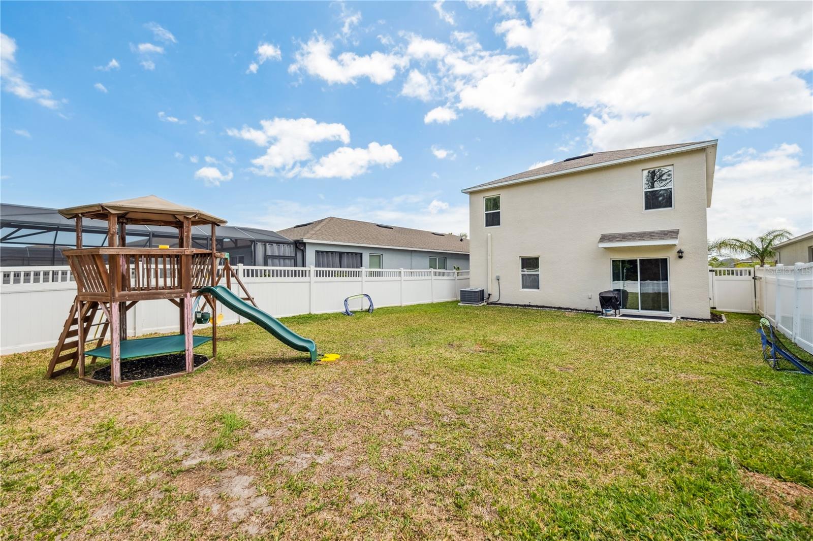 Image 26 of 31 For 266 Caryota Court