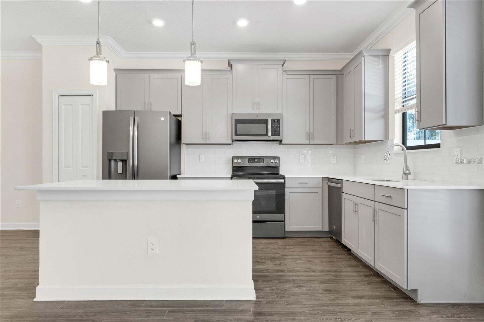 Image 3 of 20 For 11258 Whistling Pine Way