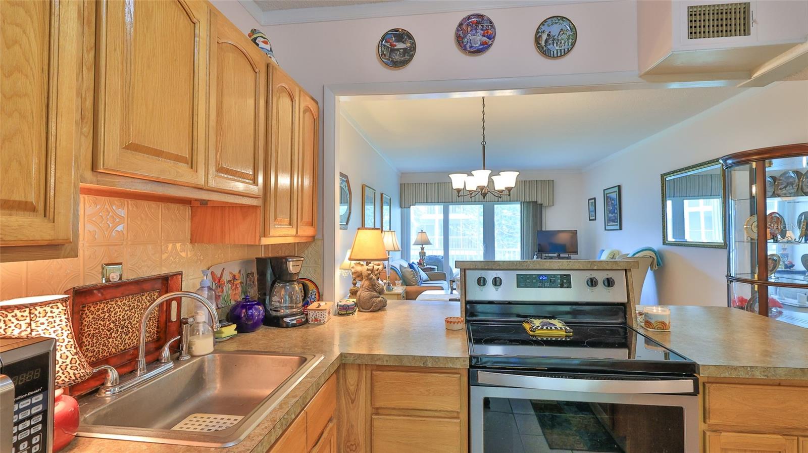 Image 14 of 28 For 717 Beach Street 205c