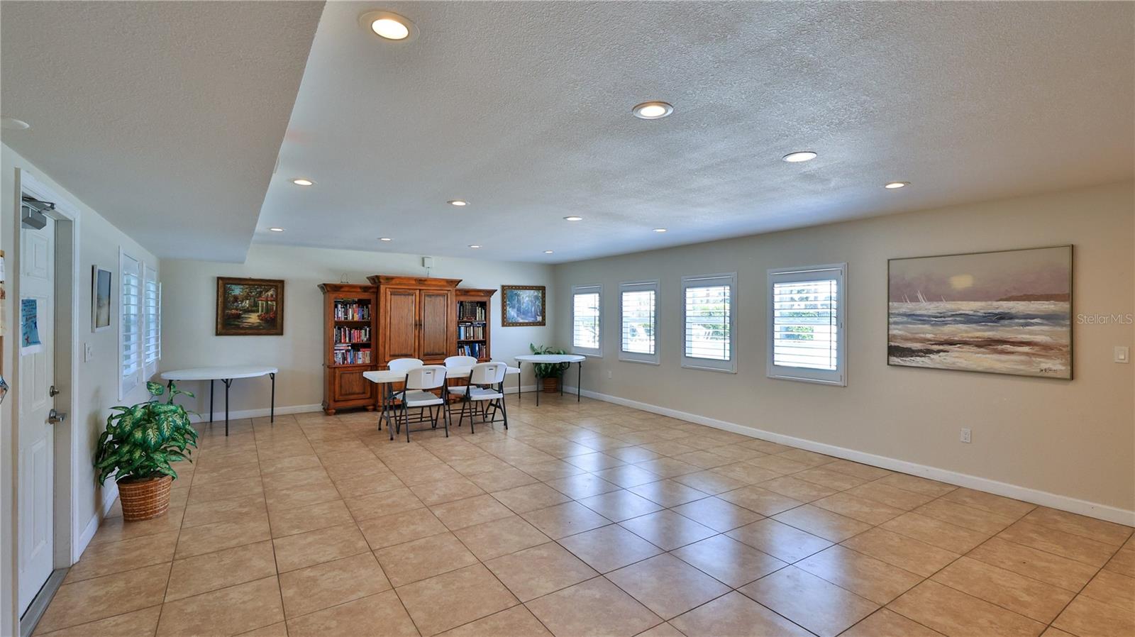 Image 27 of 28 For 717 Beach Street 205c