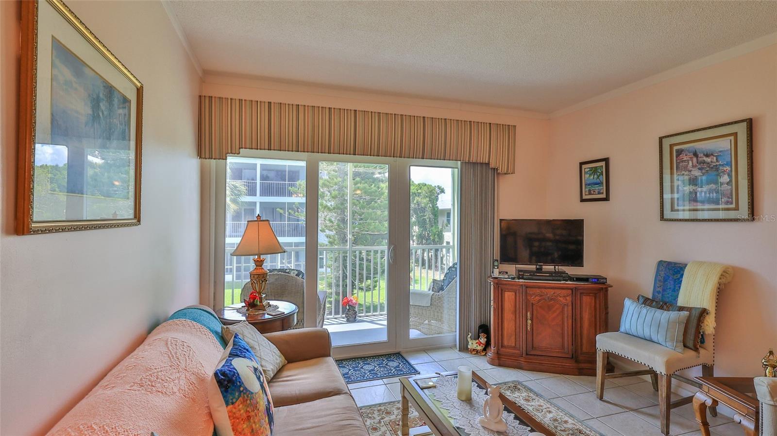 Image 6 of 28 For 717 Beach Street 205c