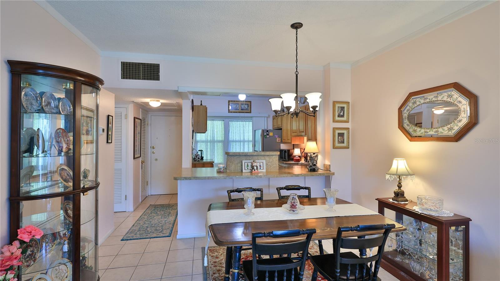 Image 7 of 28 For 717 Beach Street 205c