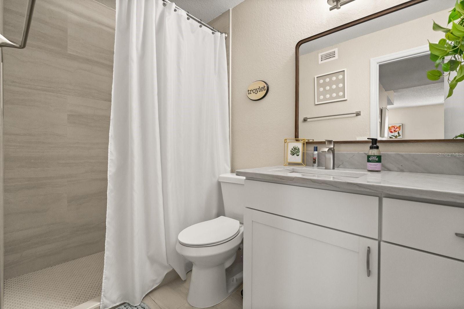 Image 7 of 13 For 1031 Hiawassee Road 2517
