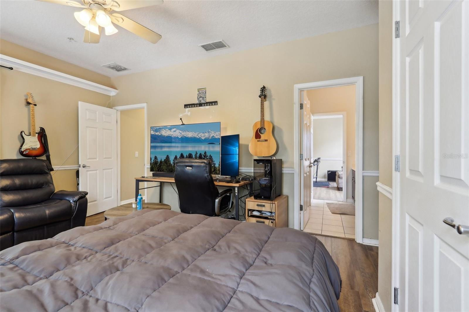 Image 40 of 63 For 4001 Corrine Drive