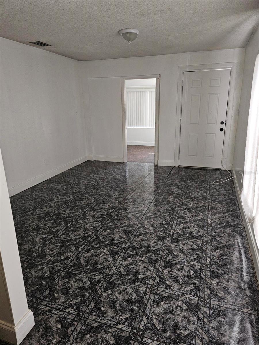 Image 9 of 15 For 4061 Kirkland Boulevard