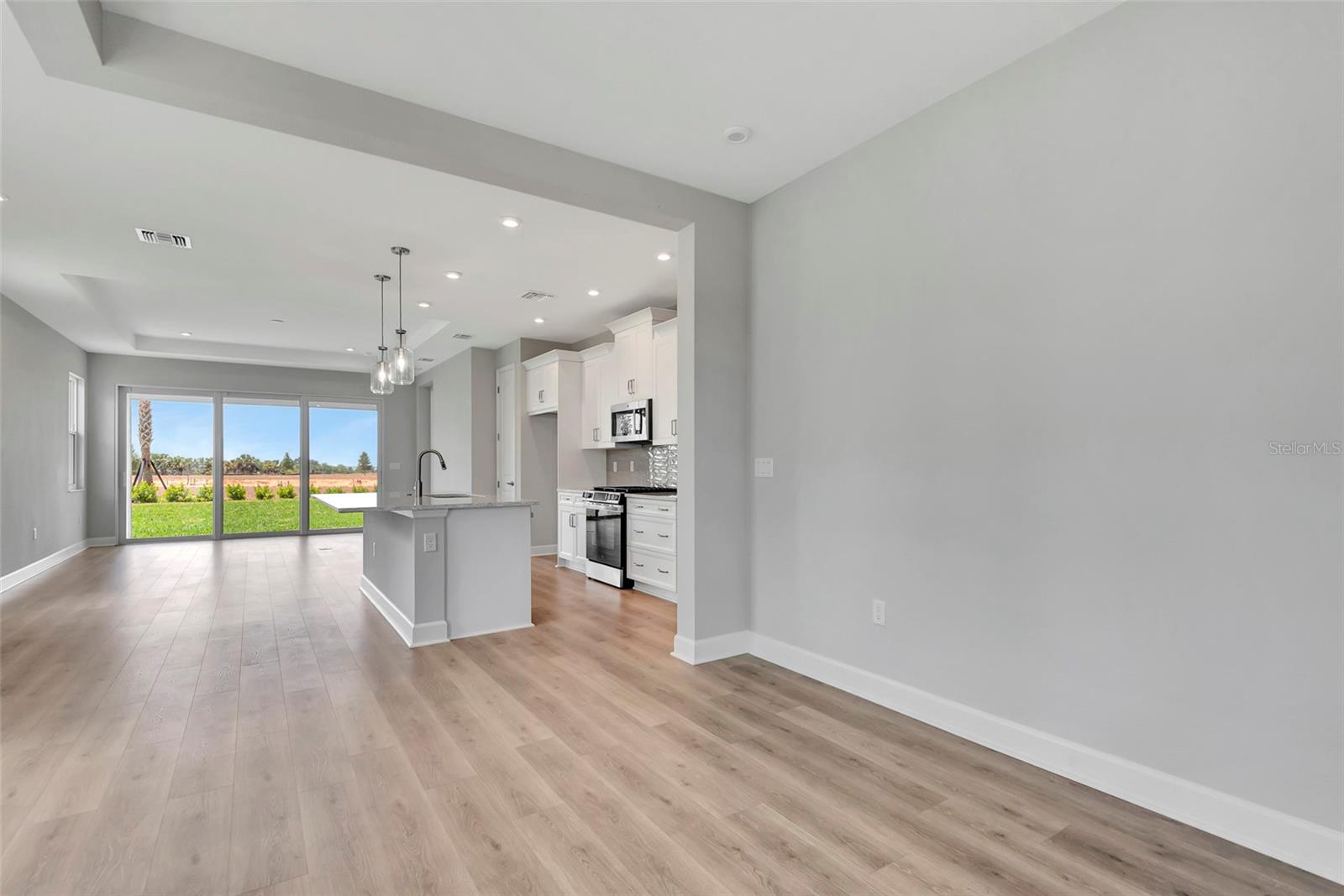 Listing photo id 17 for 1459 Santorini Way