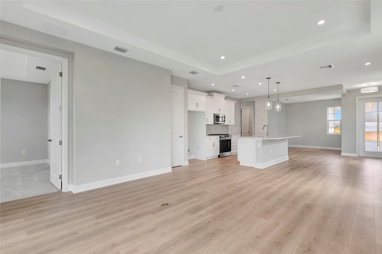 Listing photo id 20 for 1459 Santorini Way