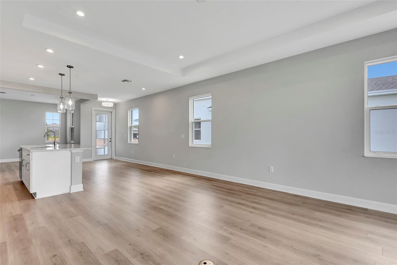 Listing photo id 21 for 1459 Santorini Way