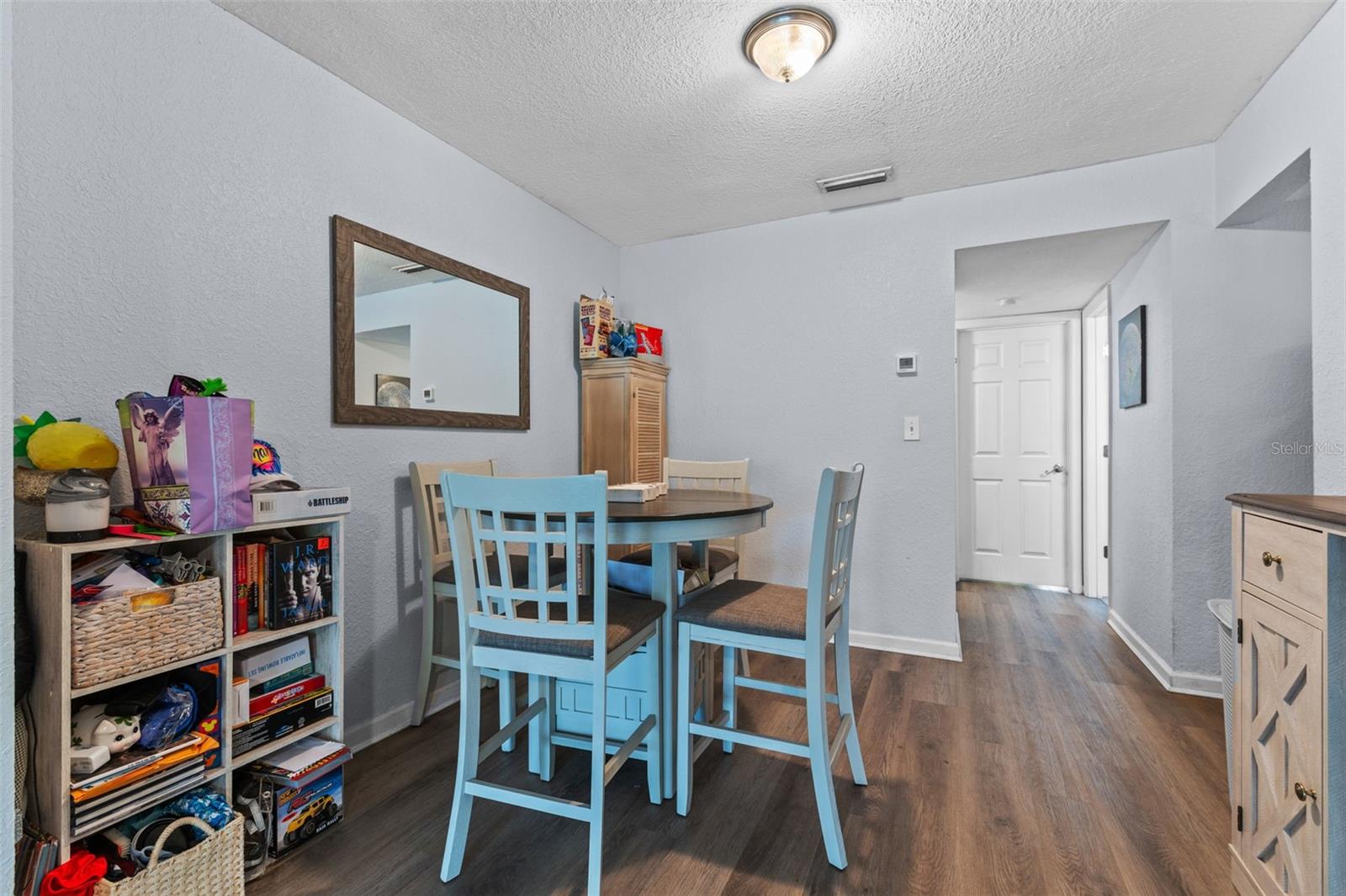 Image 10 of 21 For 758 Michigan Street 208