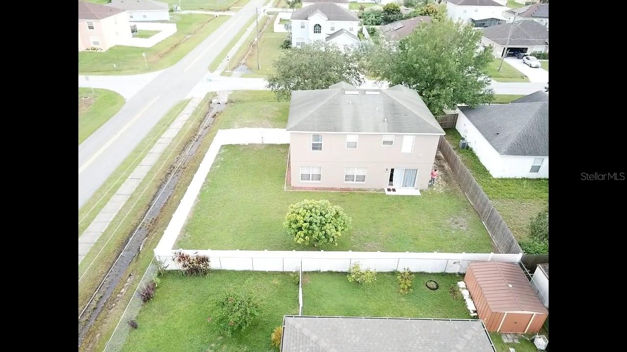 Image 19 of 21 For 401 Magpie Court