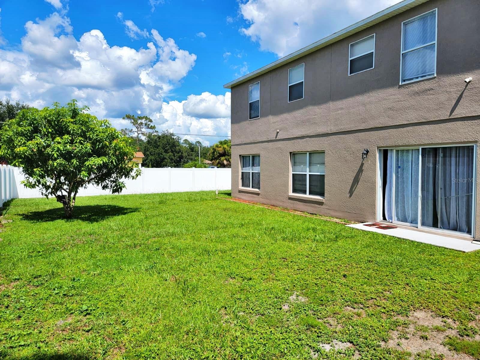 Image 23 of 26 For 401 Magpie Court