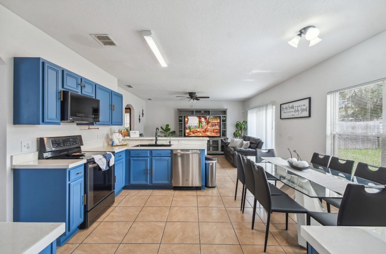 Image 6 of 21 For 401 Magpie Court