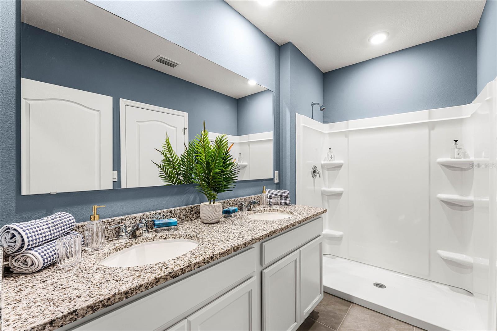 Image 19 of 33 For 3434 Briarwood Grove Drive