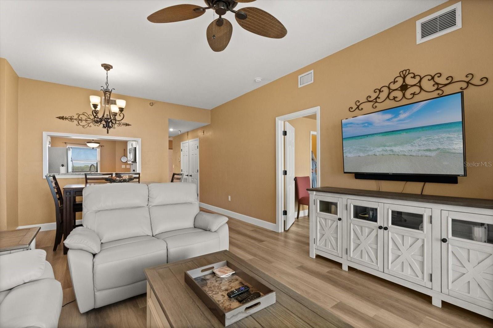 Image 10 of 24 For 104 Surfview Drive 1403