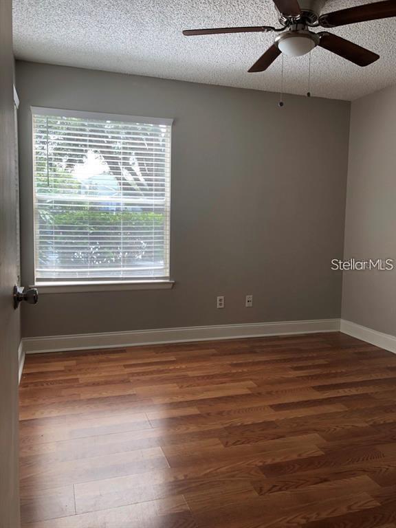 Image 11 of 27 For 2548 Grassy Point Drive 100