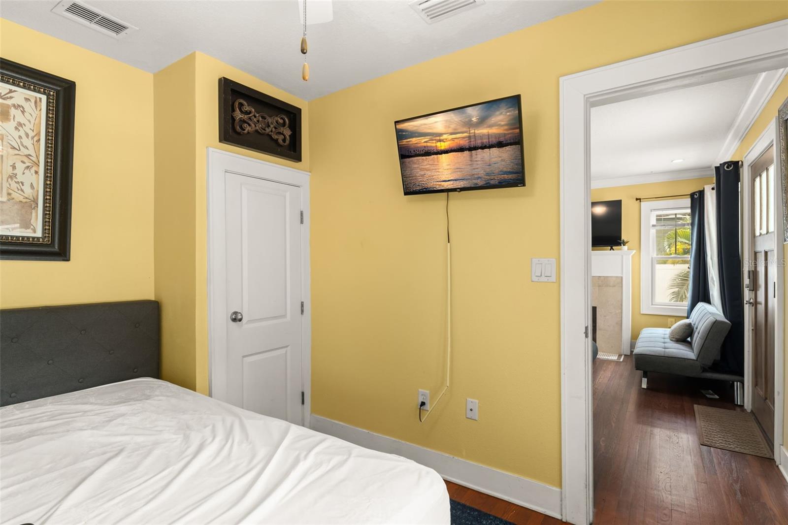 Image 36 of 63 For 2223 Amherst Avenue