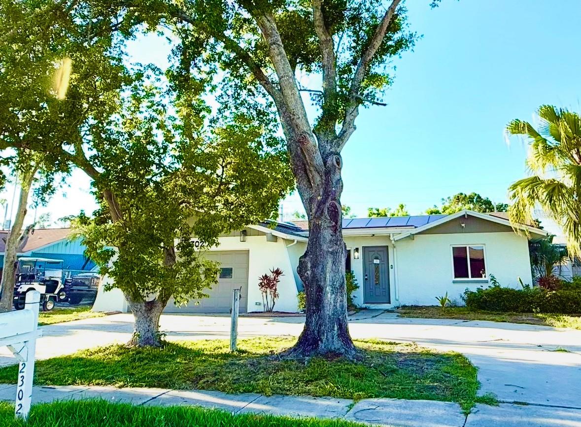 Image 11 of 11 For 2302 16 Street W