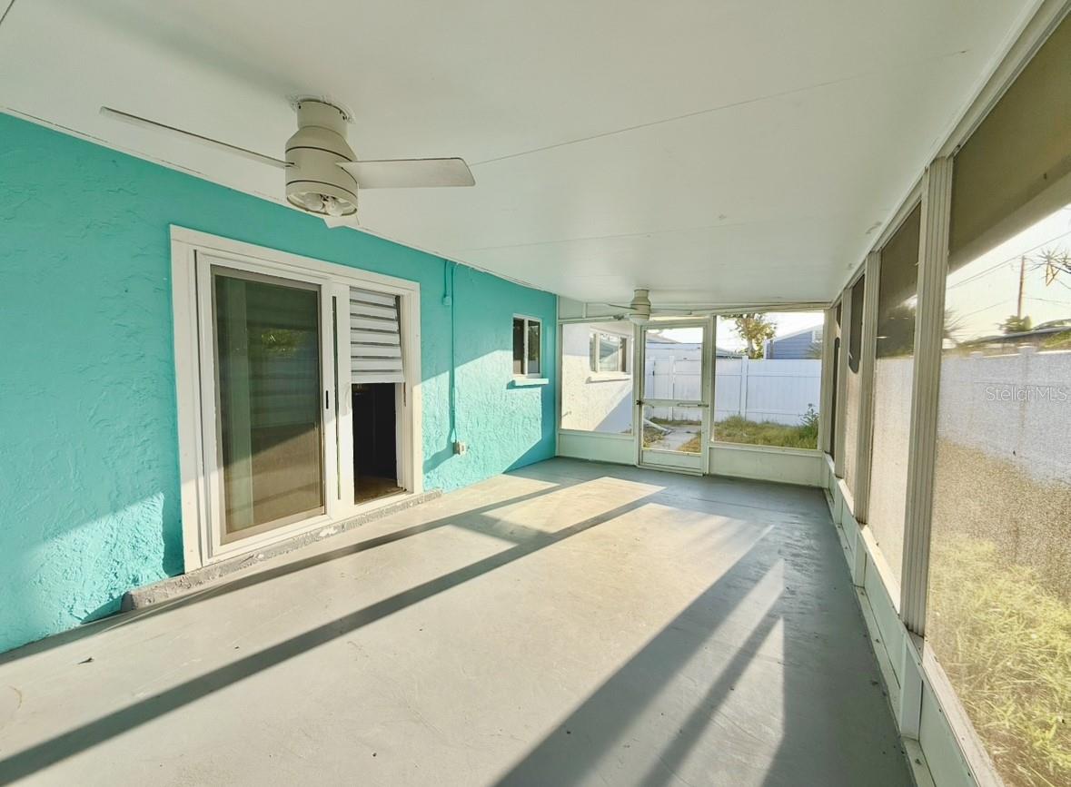 Image 8 of 11 For 2302 16 Street W