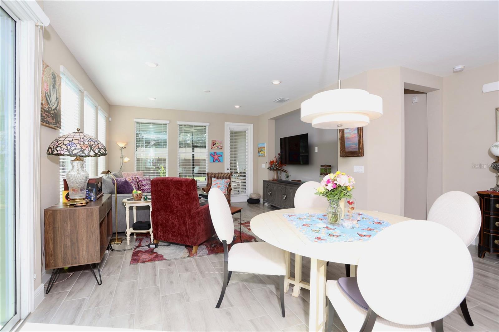 Image 10 of 25 For 406 Alcove Drive
