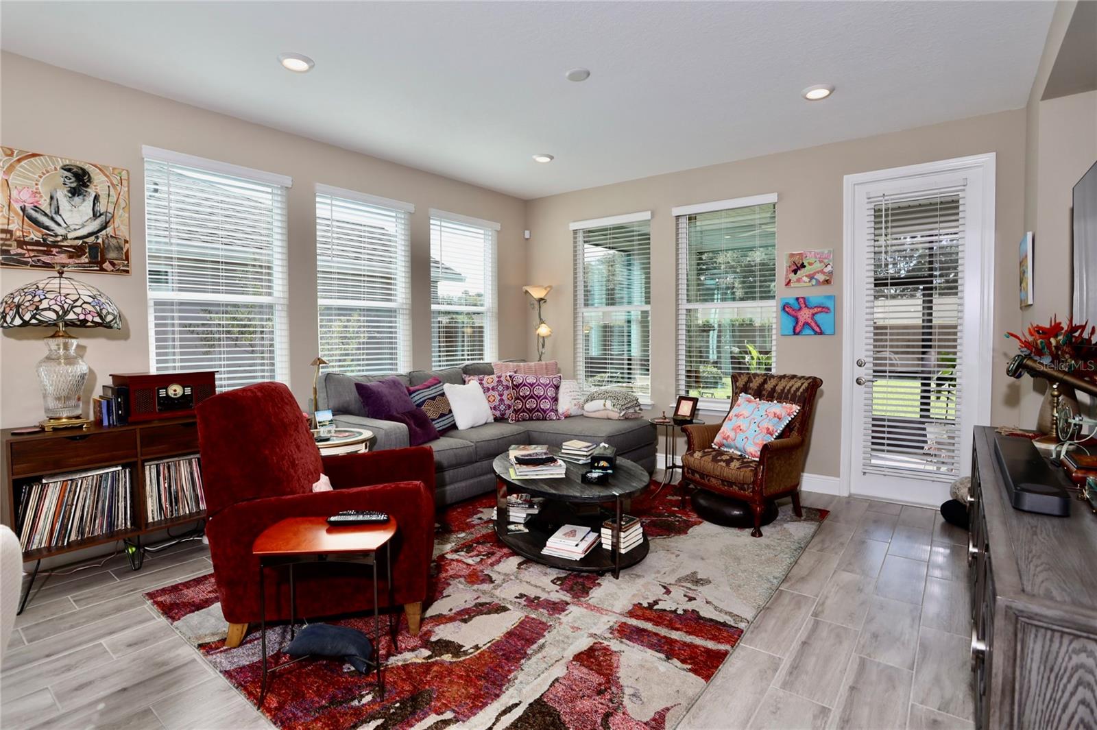 Image 11 of 25 For 406 Alcove Drive