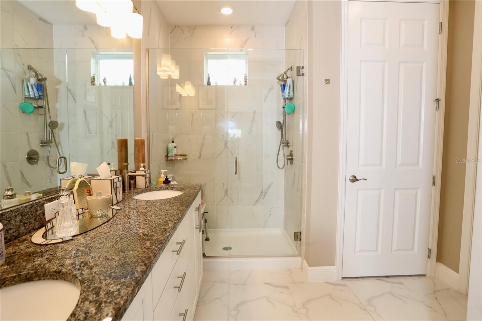 Image 15 of 25 For 406 Alcove Drive