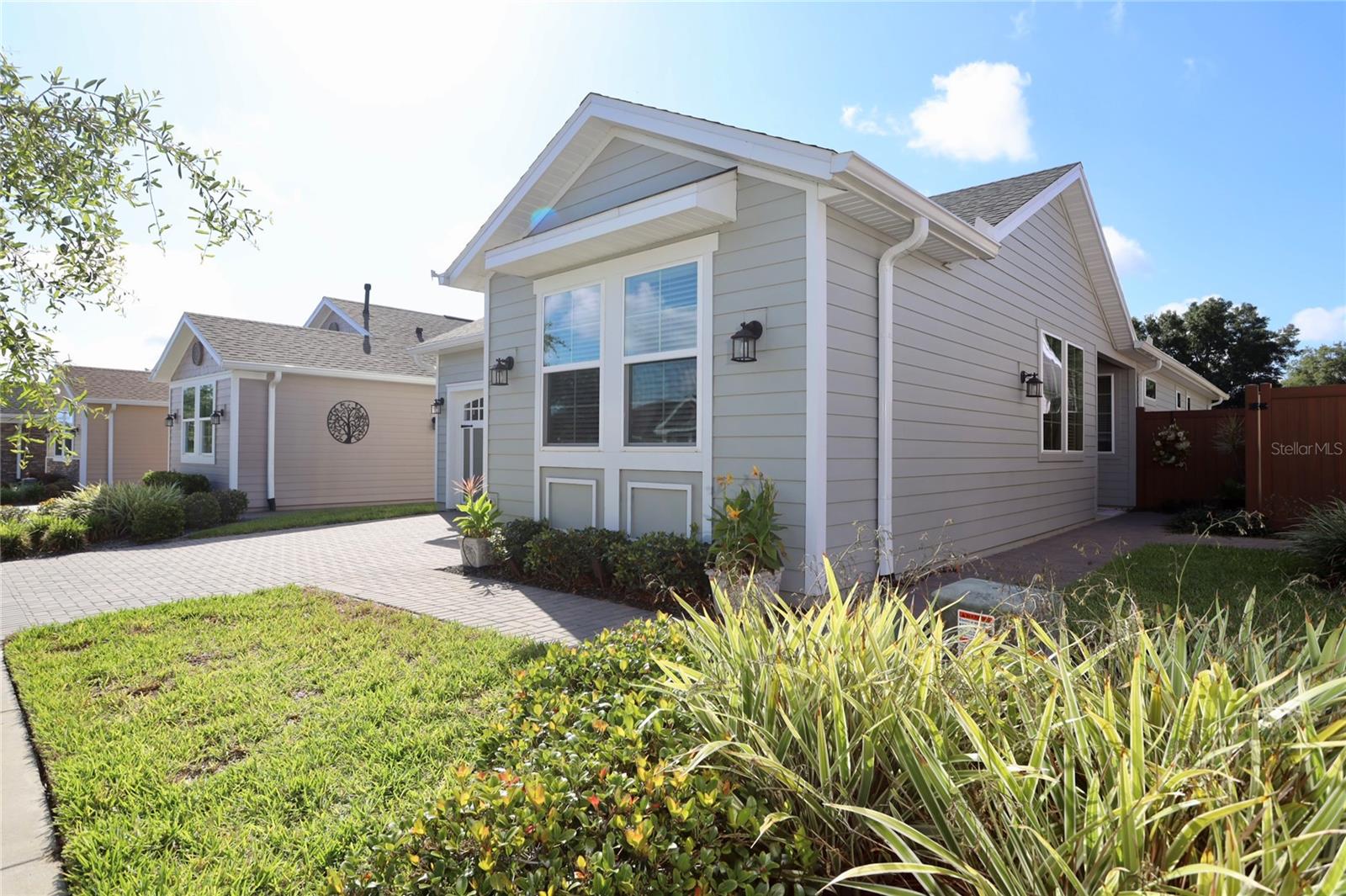Image 4 of 25 For 406 Alcove Drive