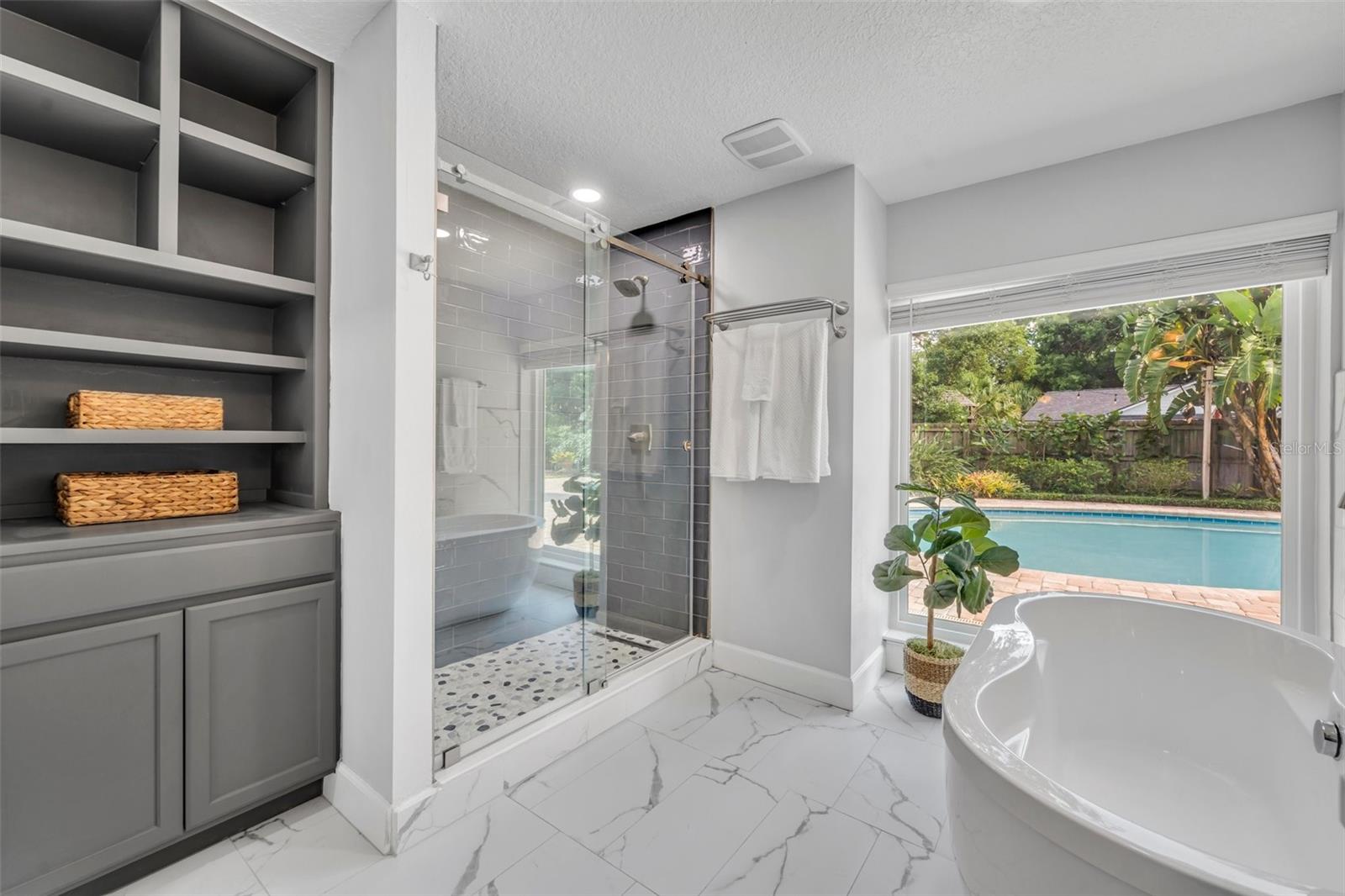 Image 18 of 41 For 2450 Mcintosh Way