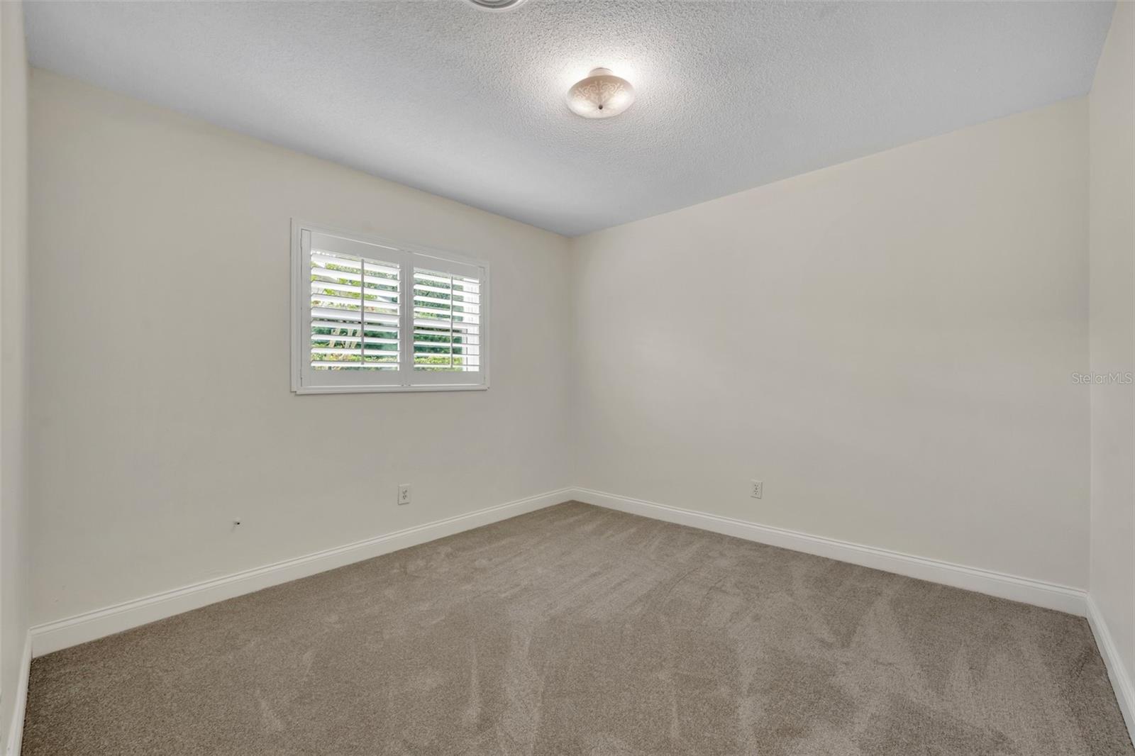 Image 20 of 41 For 2450 Mcintosh Way