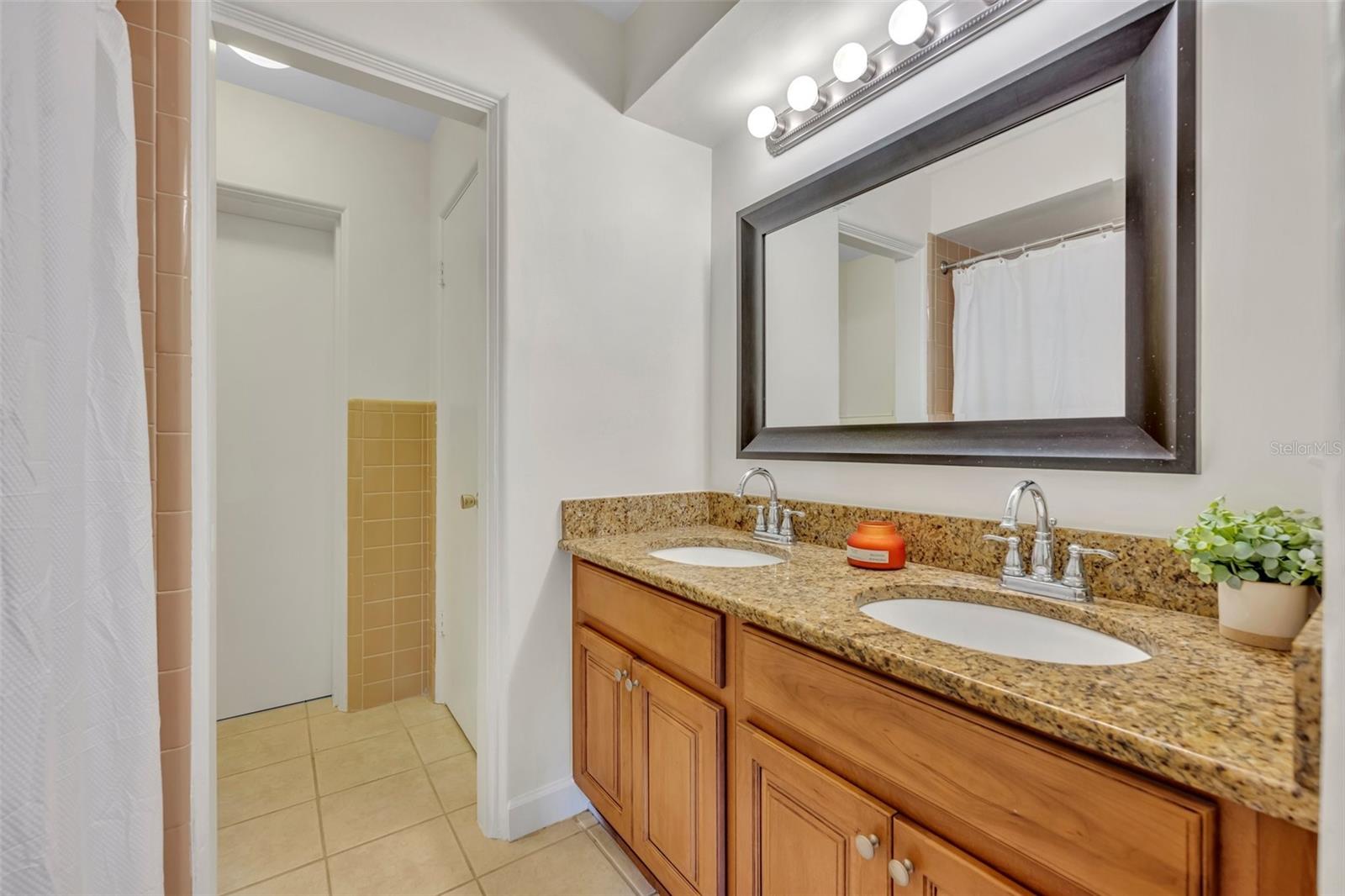 Image 25 of 41 For 2450 Mcintosh Way