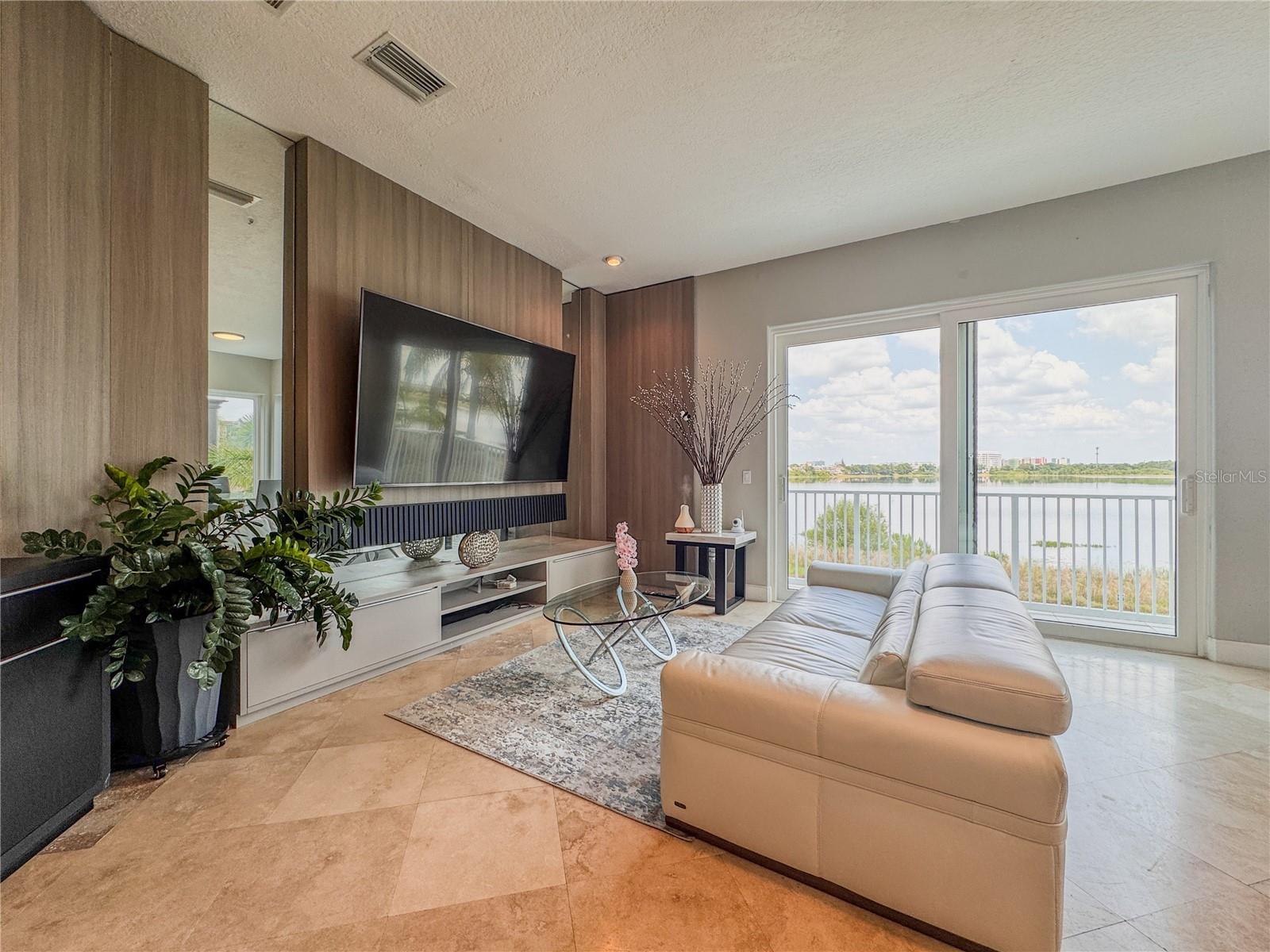 Image 18 of 99 For 8515 Saint Marino Boulevard