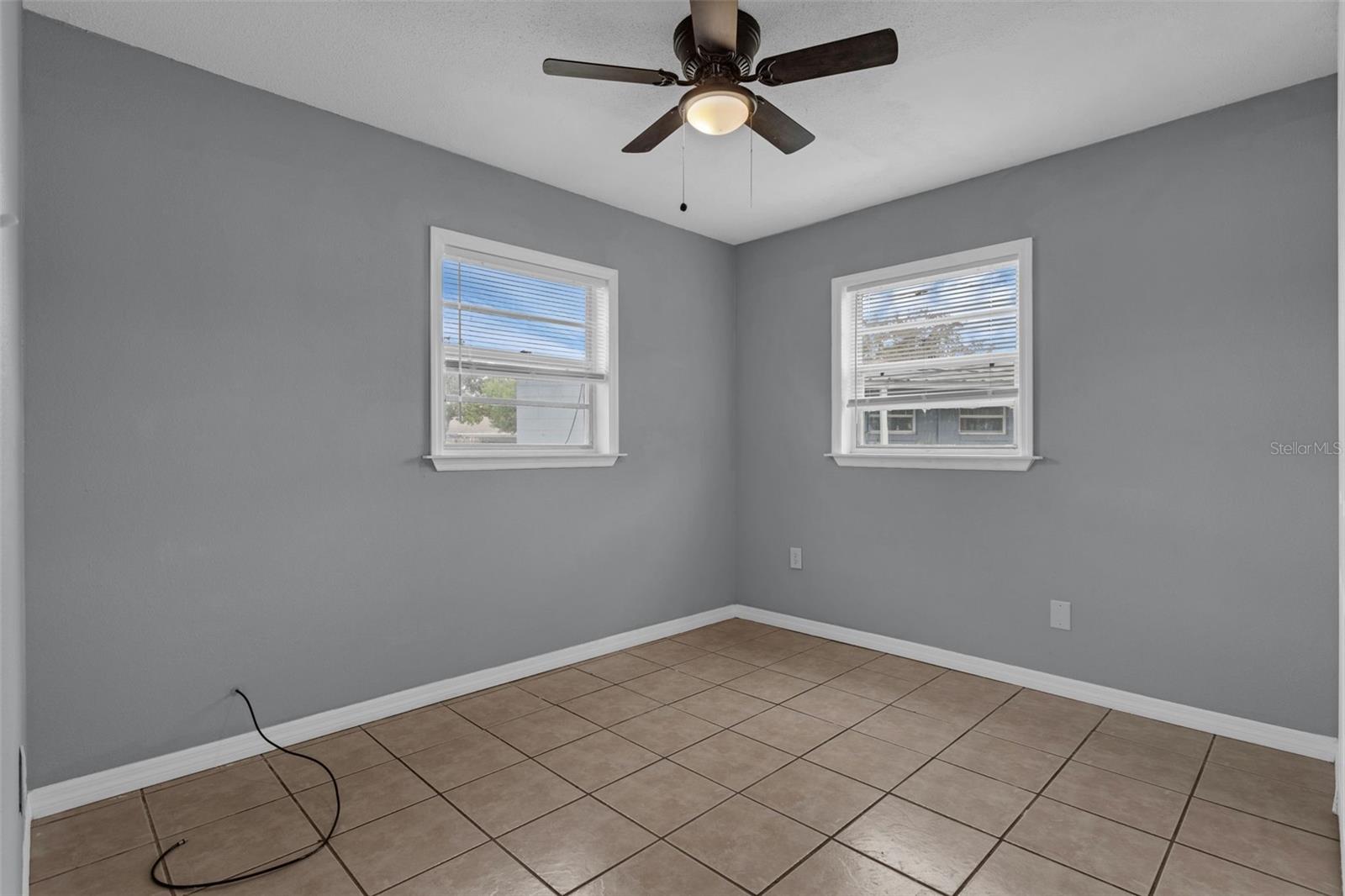 Image 10 of 17 For 1086 Hibiscus Court 28
