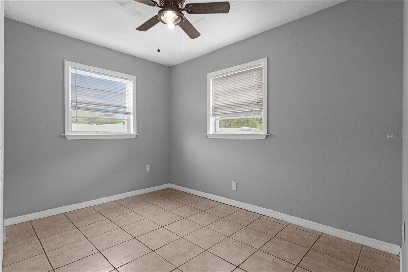 Image 12 of 17 For 1086 Hibiscus Court 28