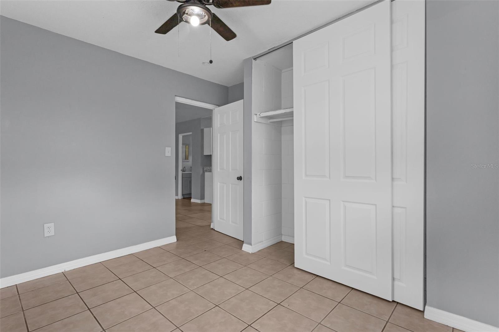 Image 13 of 17 For 1086 Hibiscus Court 28