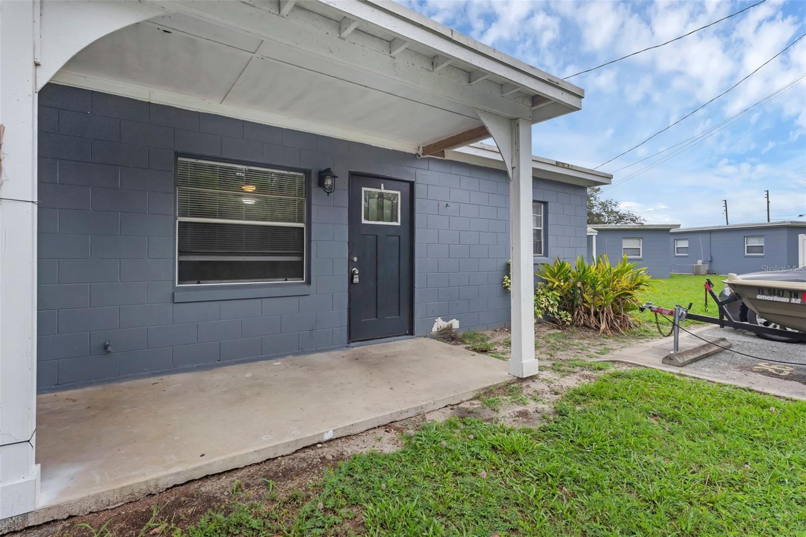 Image 3 of 17 For 1086 Hibiscus Court 28