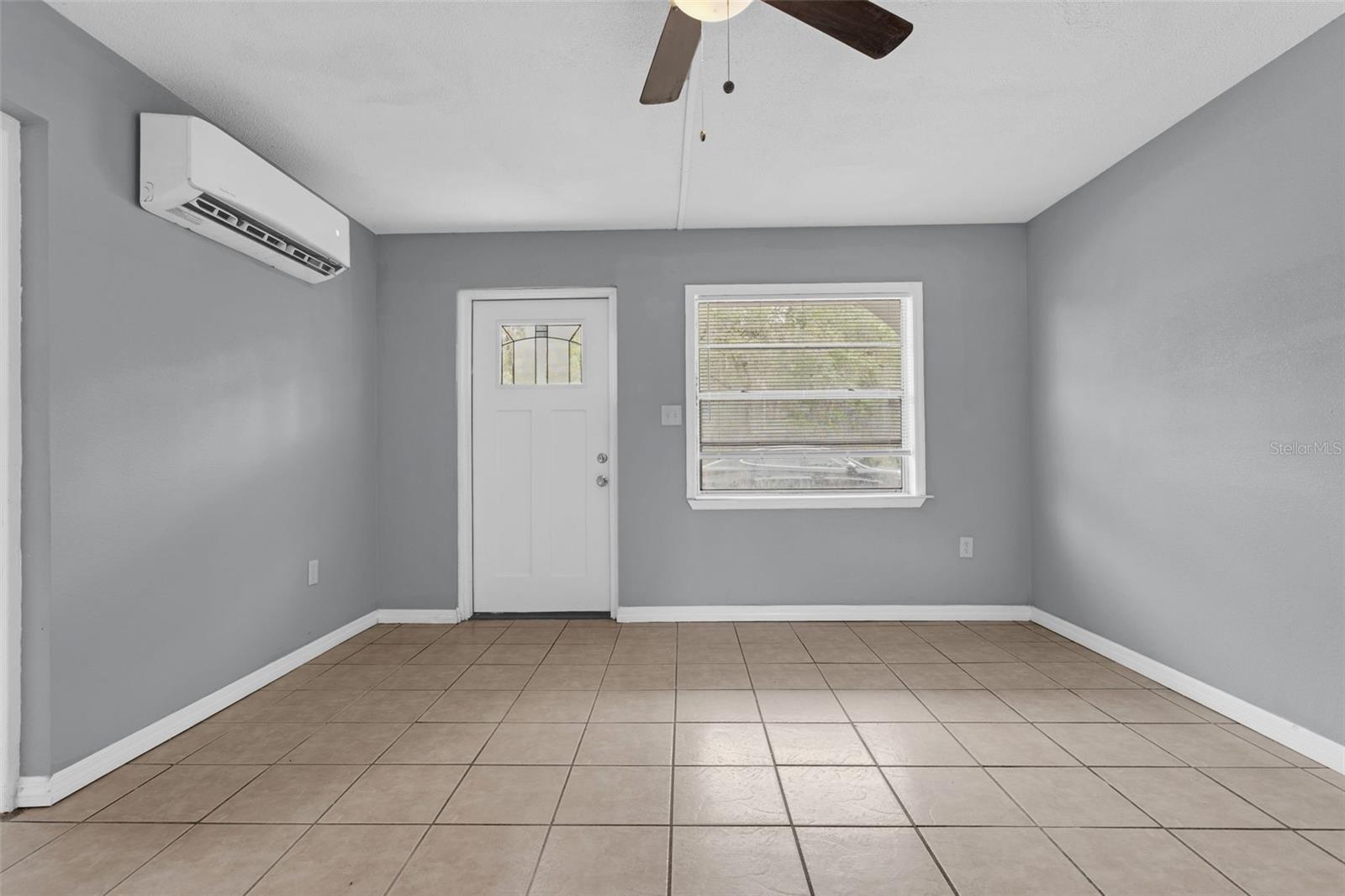 Image 5 of 17 For 1086 Hibiscus Court 28