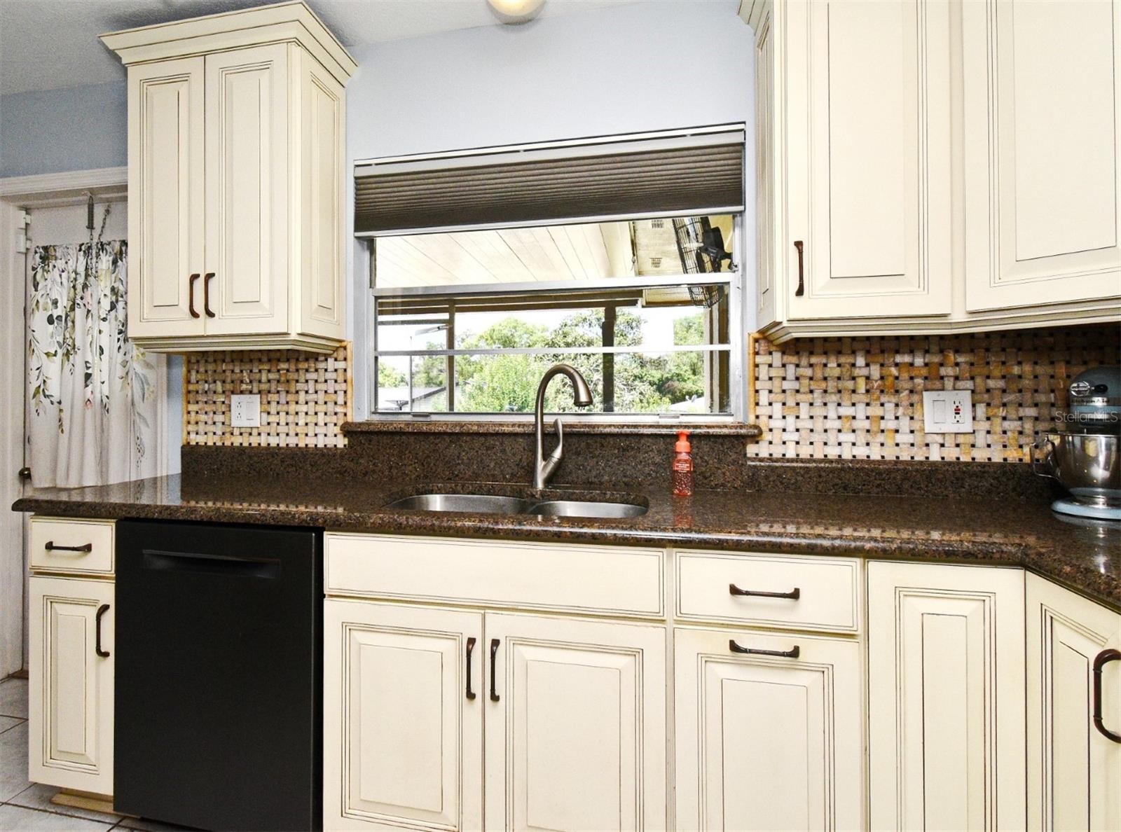 Image 10 of 44 For 8625 Shady Glen Drive