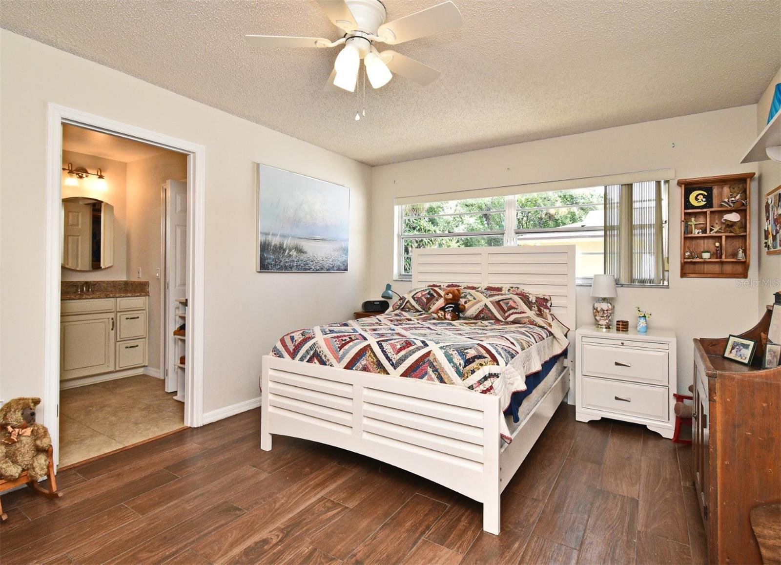 Image 17 of 44 For 8625 Shady Glen Drive