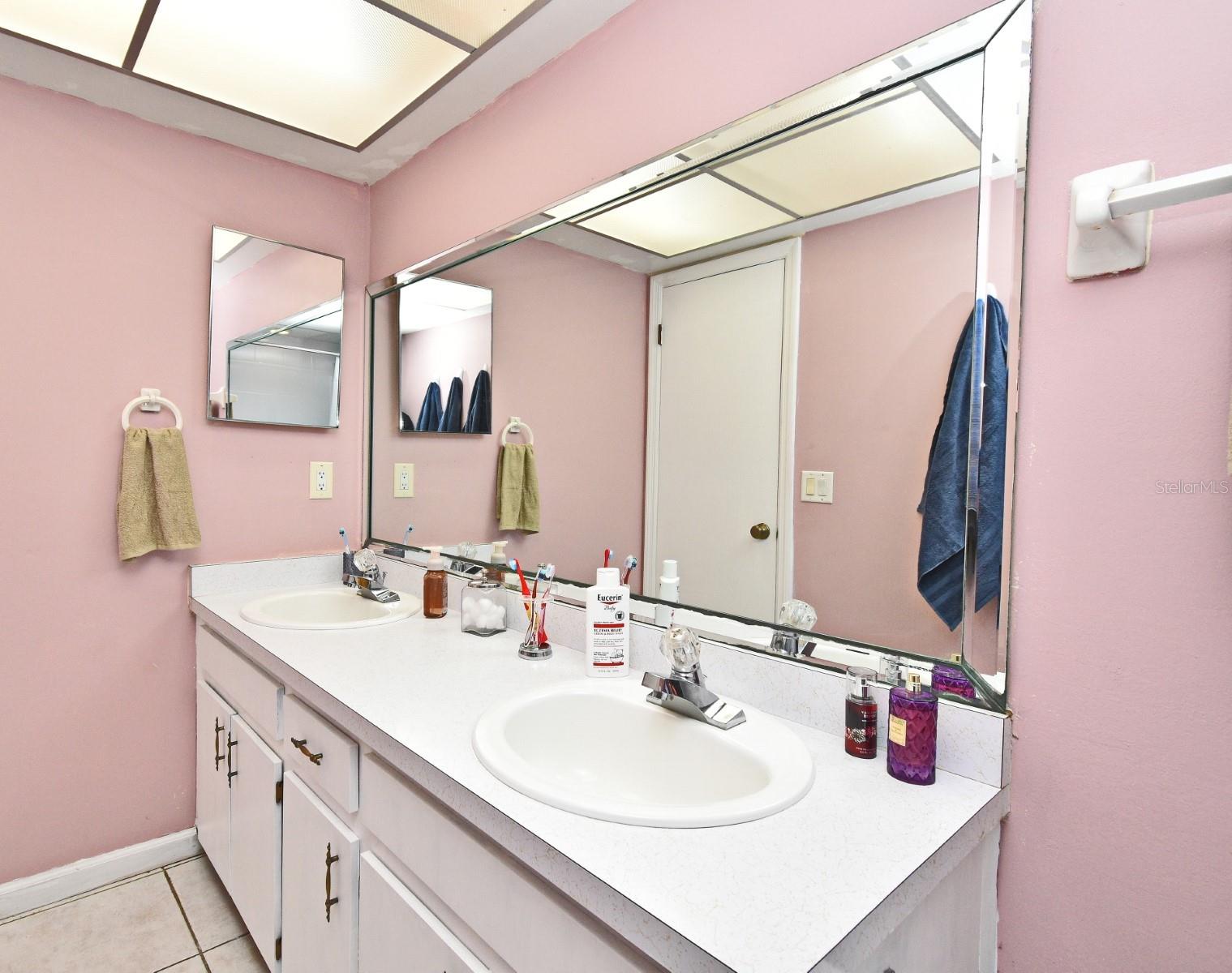 Image 31 of 44 For 8625 Shady Glen Drive