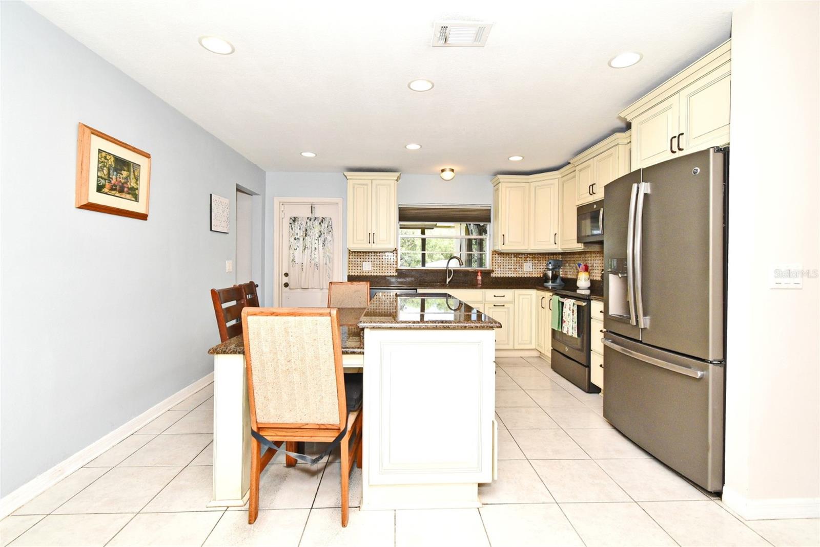 Image 7 of 44 For 8625 Shady Glen Drive