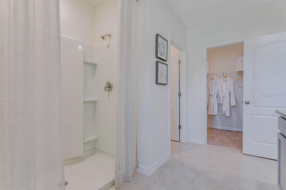 Image 23 of 42 For 2111 Greenwood Oak Drive