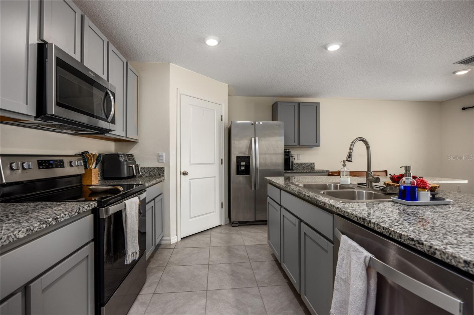 Image 17 of 38 For 19152 164th Place