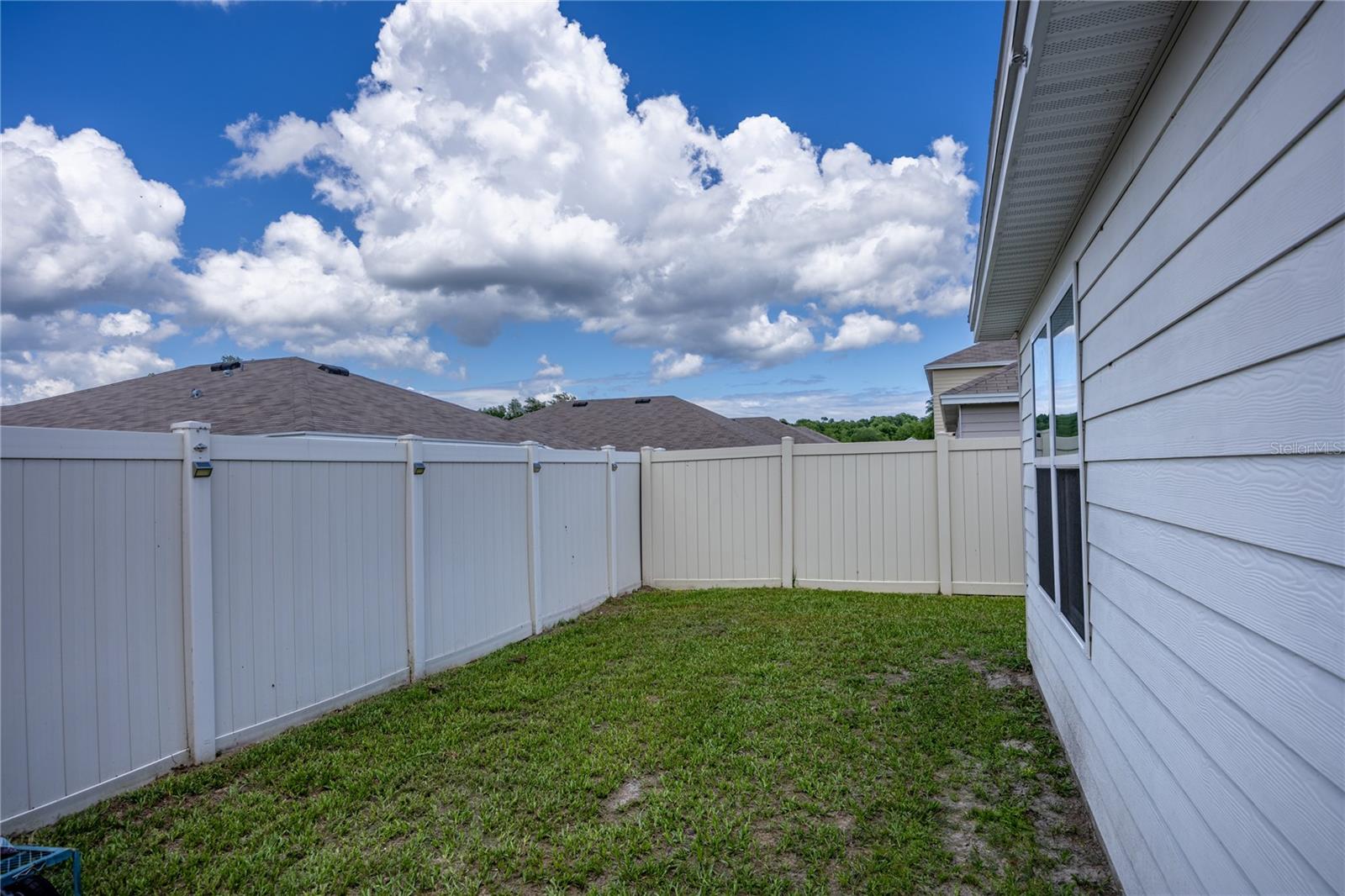 Image 30 of 38 For 19152 164th Place