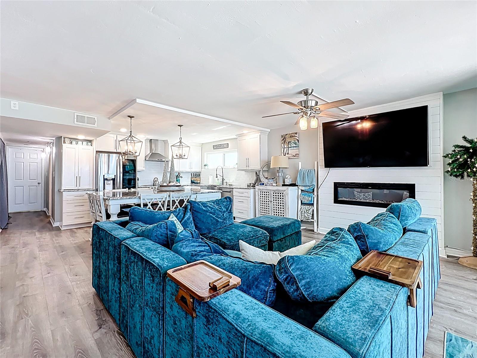 Image 11 of 29 For 14146 Gulf Boulevard 3a