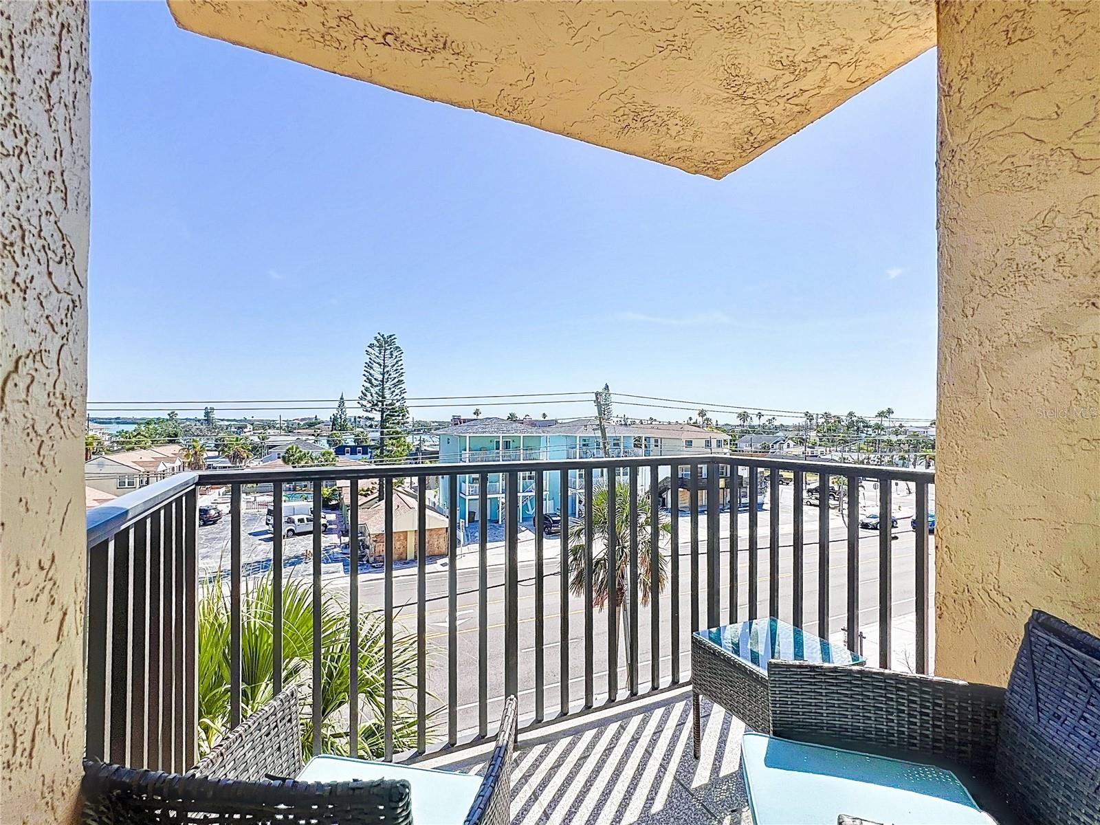 Image 21 of 29 For 14146 Gulf Boulevard 3a