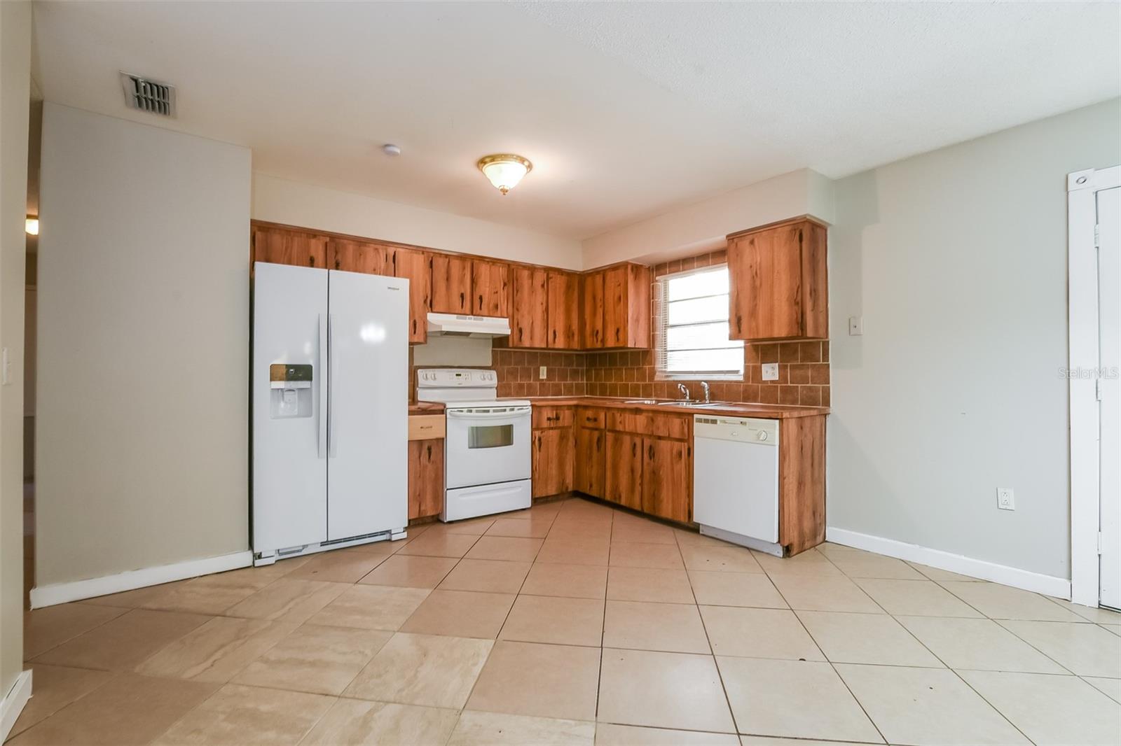Image 6 of 15 For 325 Tall Pine Lane