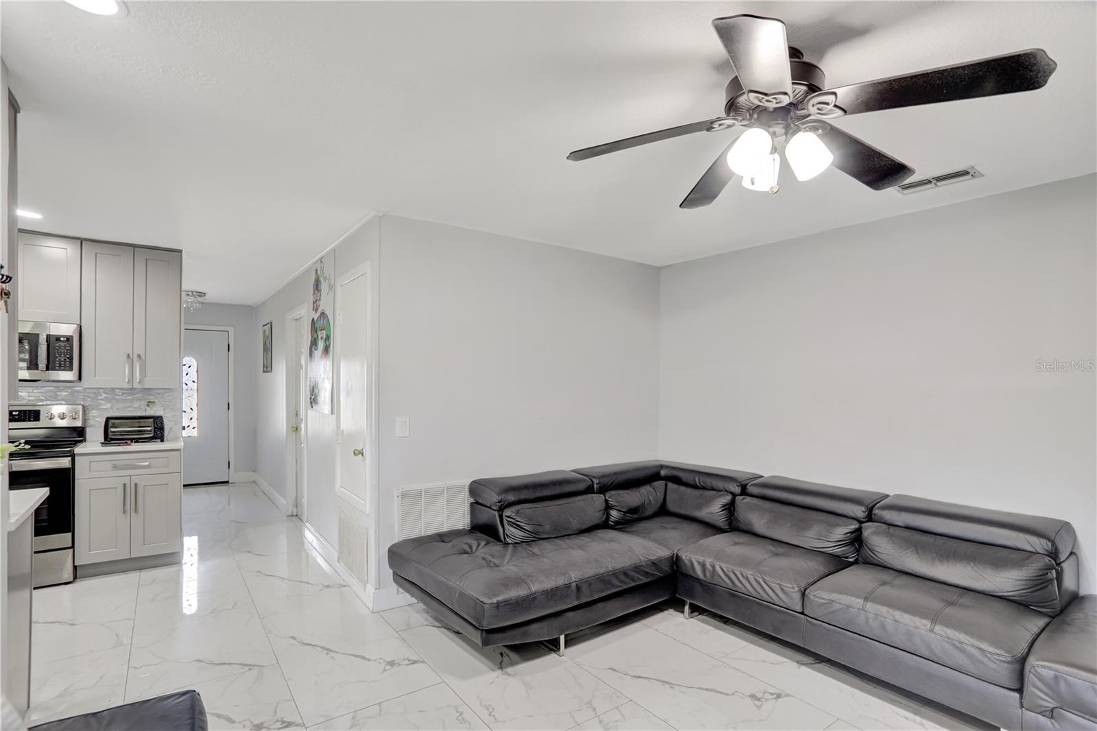 Image 16 of 46 For 7 Madeira Avenue