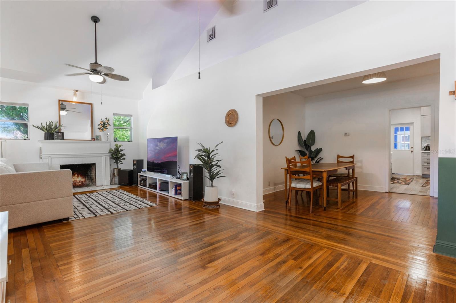 Image 10 of 63 For 1505 Magnolia Avenue