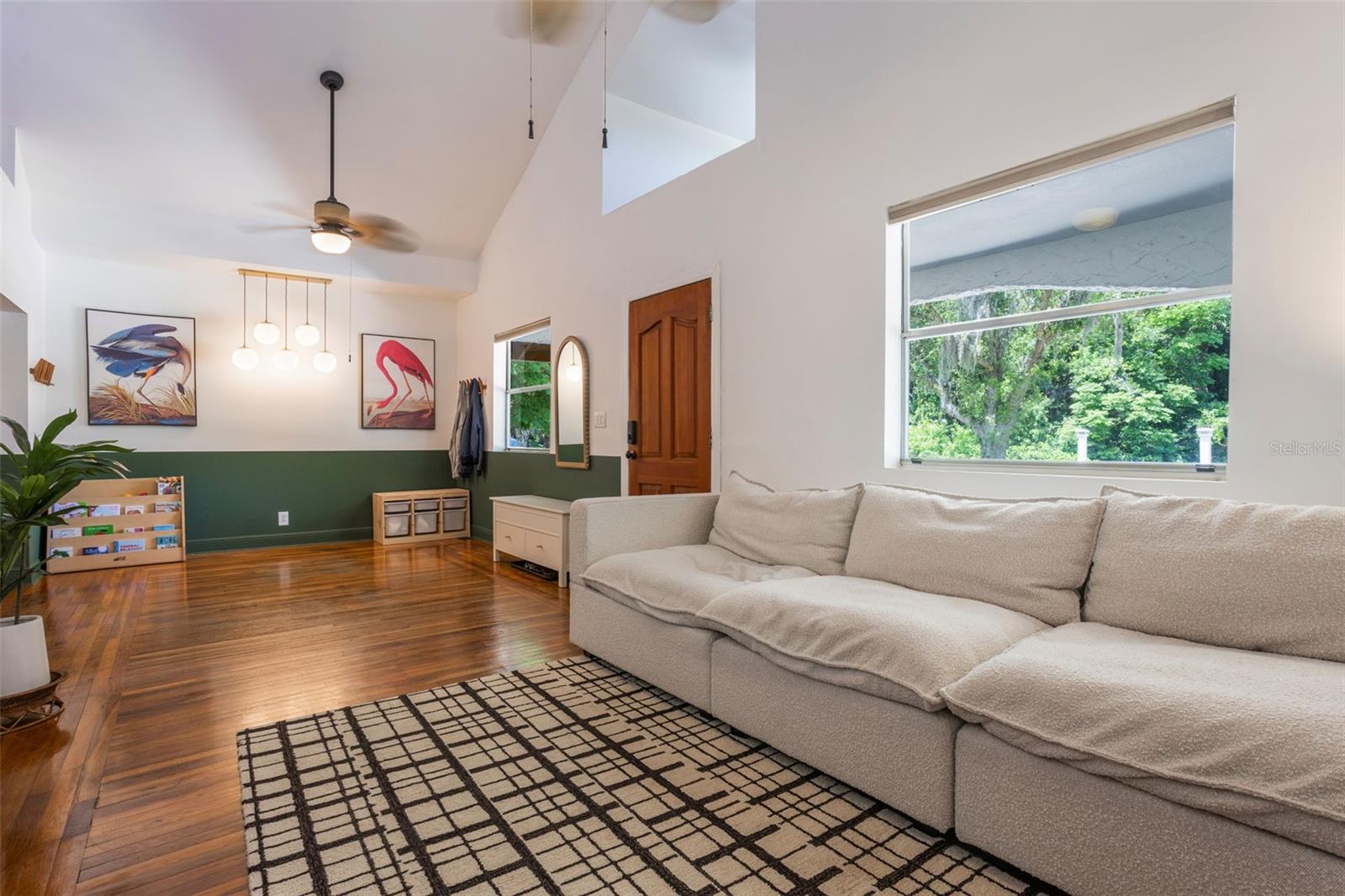 Image 13 of 63 For 1505 Magnolia Avenue